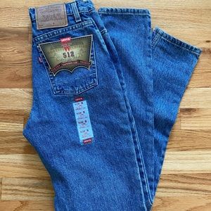 LEVI’S MOM JEANS NWT
